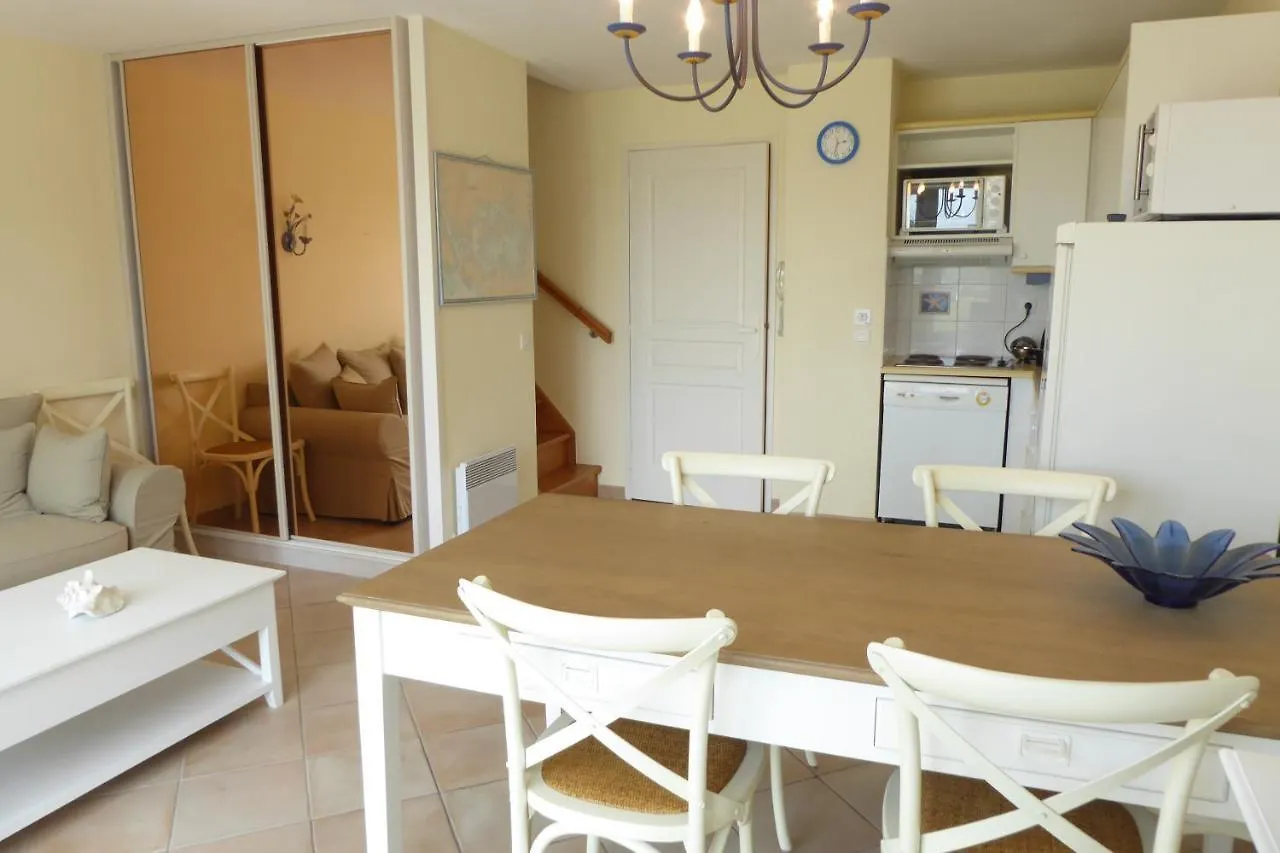 Ref 056 Maison T3 Pour Quatre Personnes Avec Terrasse Vue Port Crouesty Arzon 0*,  Frankrig